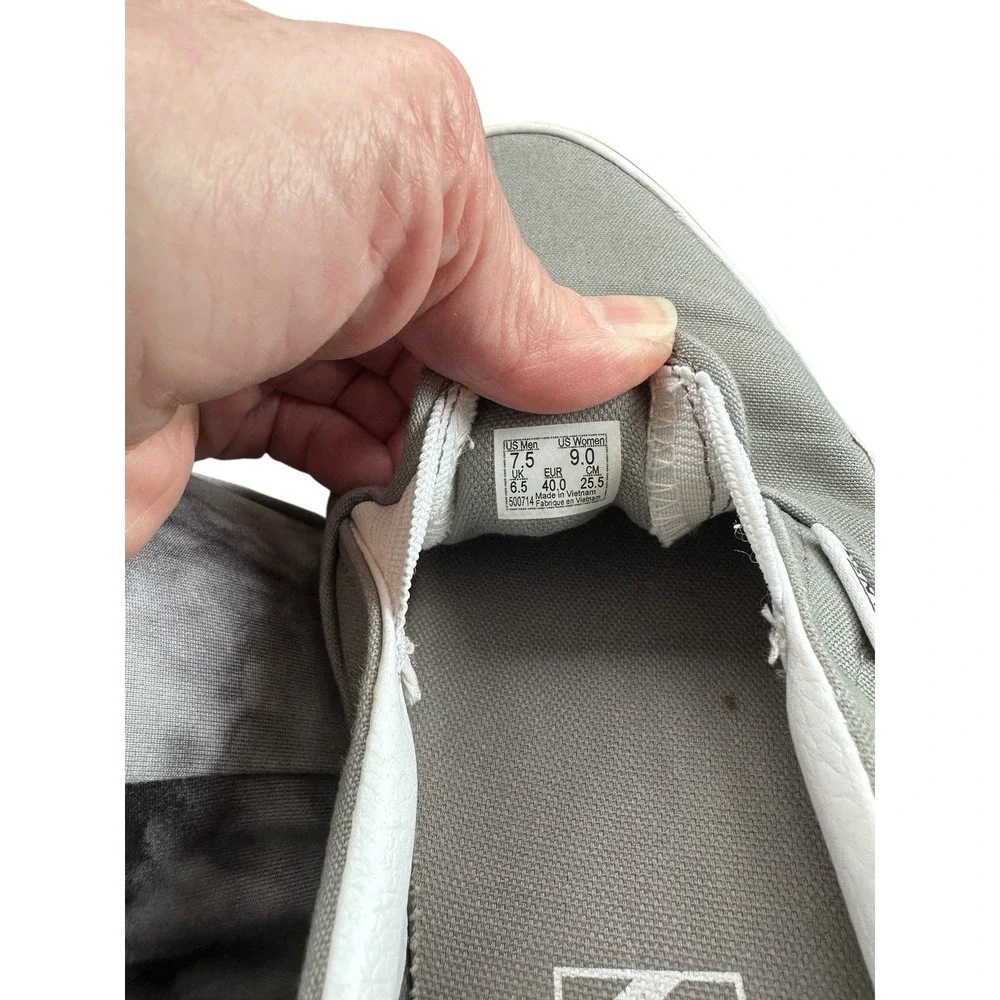 Vans Slip On Shoes Mens 7.5 Womens 9 Gray‎ Classic Canvas Casual Skate Sneakers